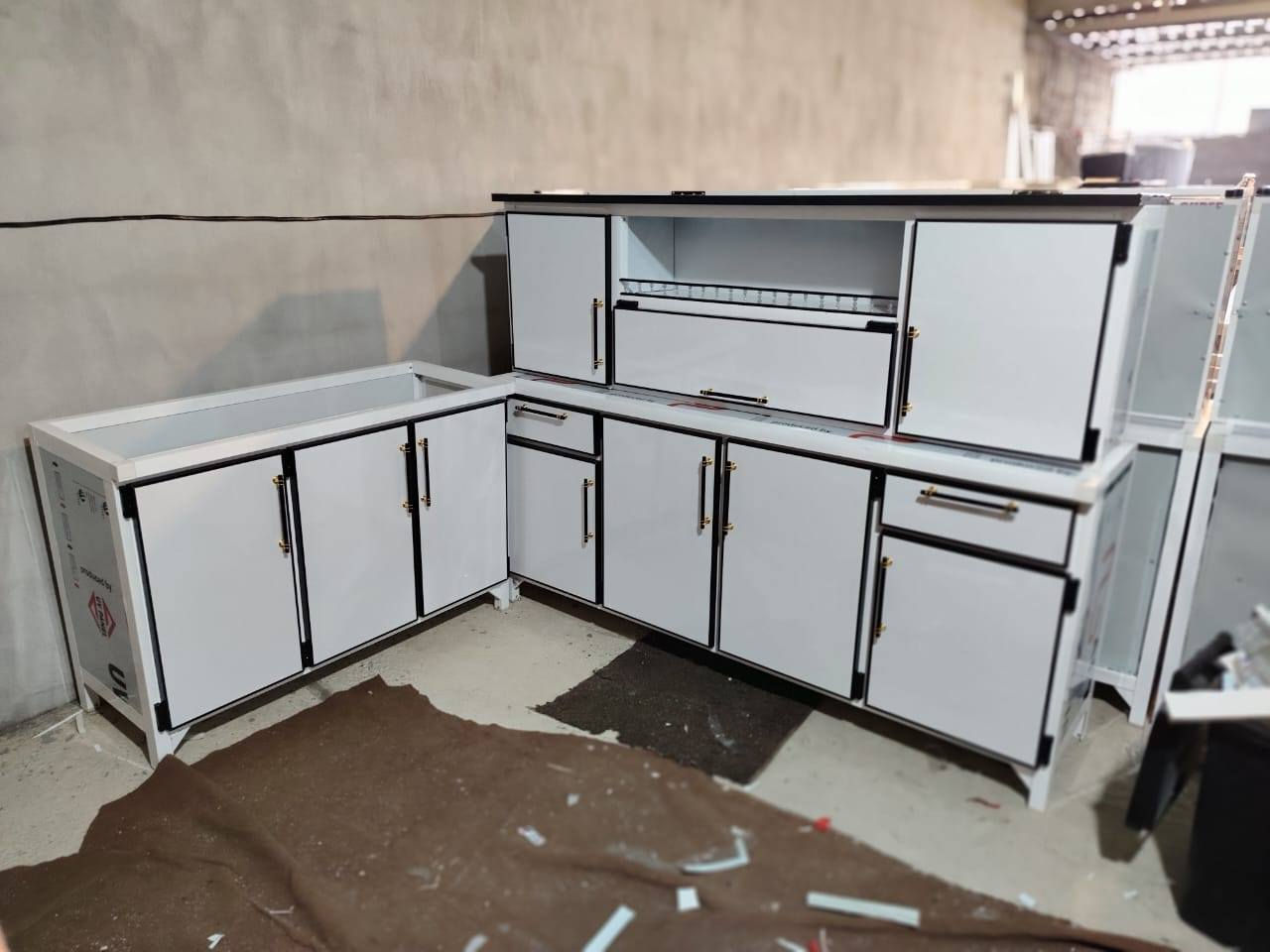 السلام وعليكم كاونترات جزمات جمله مفرد توصيل يوجد لدينا مستعمل وجديد لستفسار ع الرقم .***********
