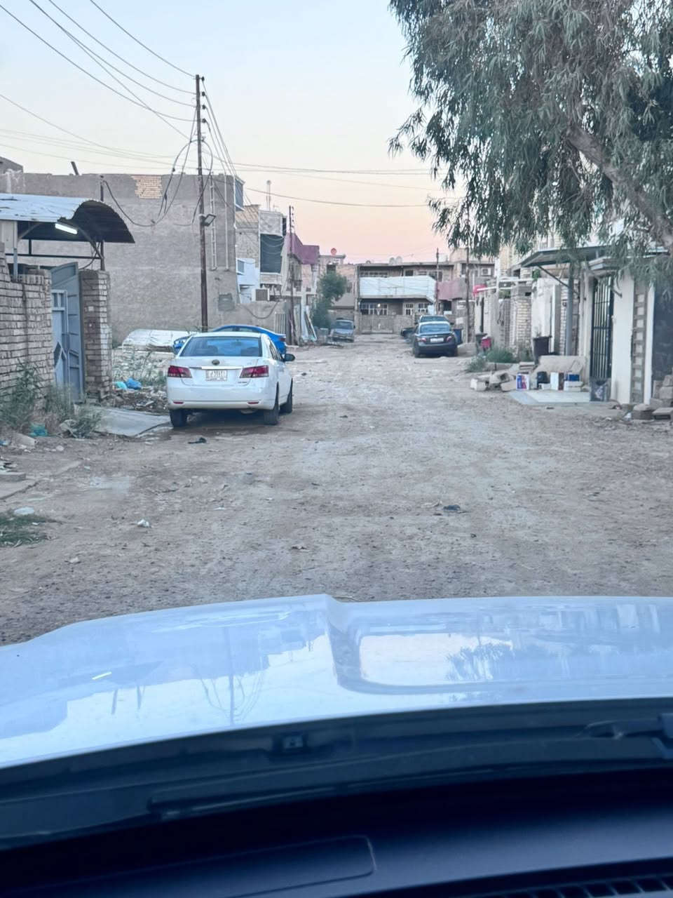 بيت للبيع    للبيع    واحد اذار البيوت الي مقابل مستشفى رفل 150متر عالي عن الشارع ونظيف ومرتب بتاء طابوق @
الطابق  الاول. مطبخ واستقبال حولي  كبير وغرفة وصحيات 
الطابق الثاني غرفتين نوم وبيتونة كبيرة  
للاستفسار خاص او على الرقم***********
