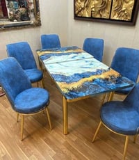 ميز مع ٦ كراسي • مستخدم بسيط • من الادمن