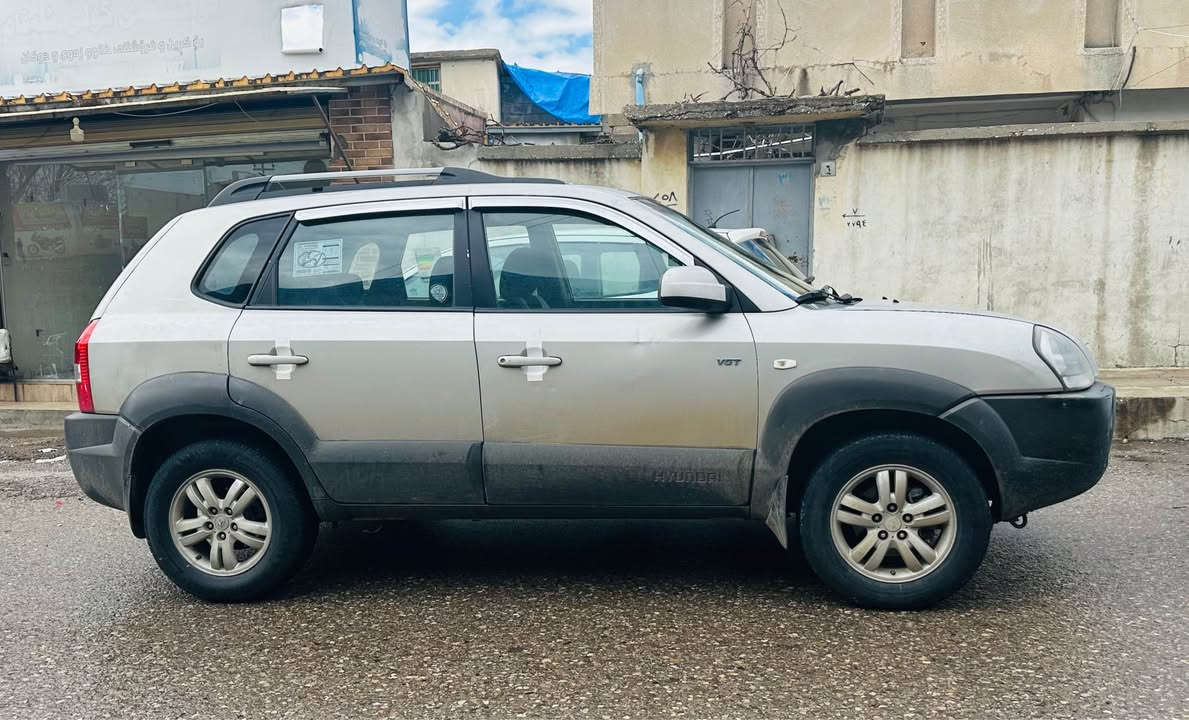 هۆندا تۆکسۆن براوە گاز ٢٠٠٧ فول مواسەفات بەس سڵایت نیە کوشن جلد کوشن هیتەر ئاوینە کارەبا 
مەکینەی نەکراوەتەوە دعمو لیدراوی نیە کوشنو
گاعی تێگیراوە گێرو مەکینە بەشەرت سعری ٤٦ گەڵاو معامەلە شوێن سلیمانی ژم *********** 
*********** Singapore
