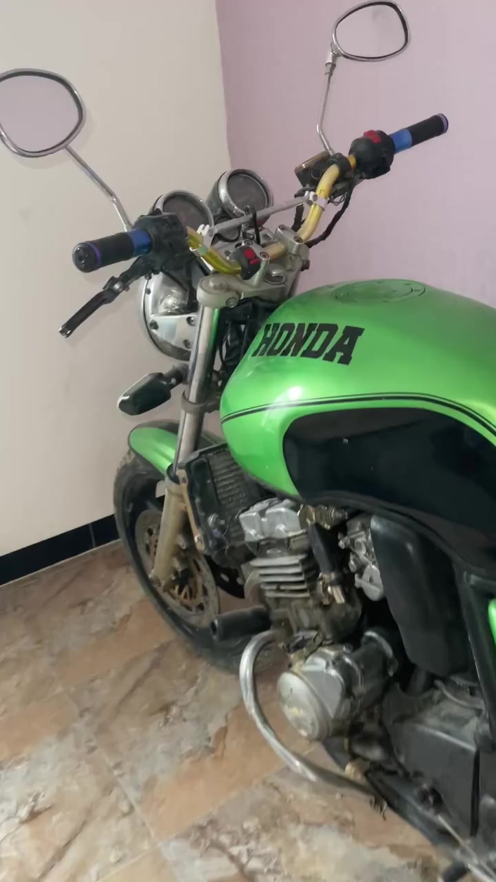 سلام عليكم
دراجه CBR 400 جيل اول 16 ولف  
دراجه طفت بيه ما اعرف شنو سبب أبيع كوم حديد لحد يدخل ويسئل شبيه ما بيه كوم حديد لا دخلت على فيتر ولا وديت دراجه على اي فيتر وكفت بيه ما اعرف شنو سبب العطل السعر 800 وبيه مجال خاص رسالني وتدلل 
العنوان ، الأنبار ، الرمادي 
هـ *********** وتساب هم
