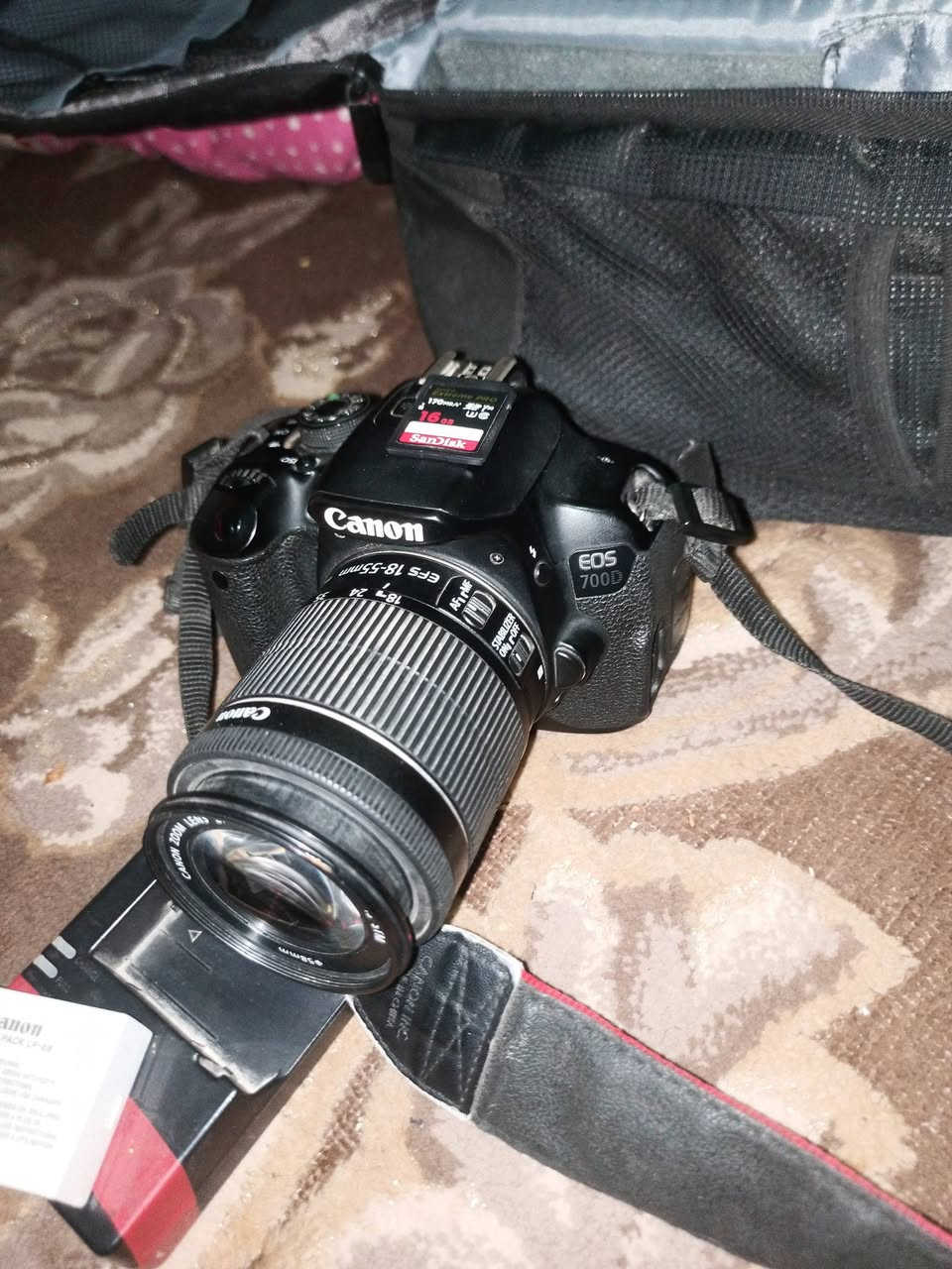 سلام عليكم كامره البيع ملحقات بطارتين ورام وحزام كتف سعر 450وبيه مجال***********
