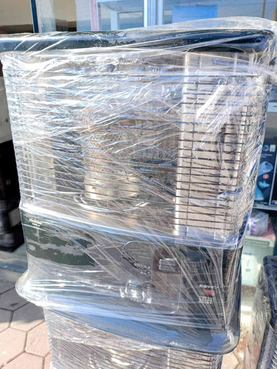 عرض راس السنه الاسعار داخل الصور
عنوان المحل كوت الزهراء ادم مجاور هكوري للهاتف النقال 
***********
من تجي للمحل ويه اي قطعه تشتري الك هديه
اهلا وسهلا بكم
