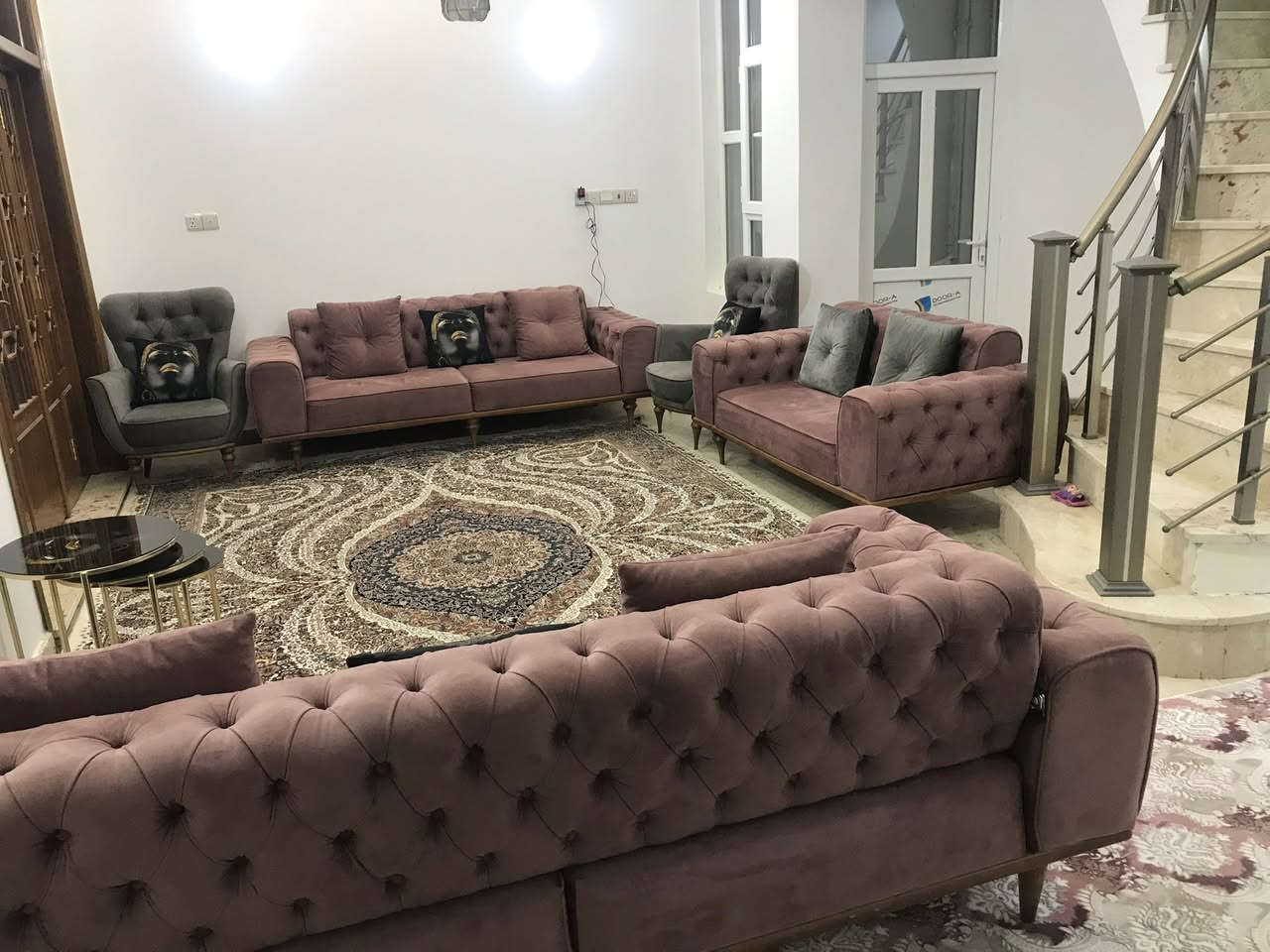 بيت 200 متر حي السلام خلف التجاري
المكان موقعه جداً مميز 
بناء سنة 2021 مرمر 
خلف التجاري مال شارع كراج بغداد 
طابقين 4 غرف نوم 
رقم العقار 79119
***********
