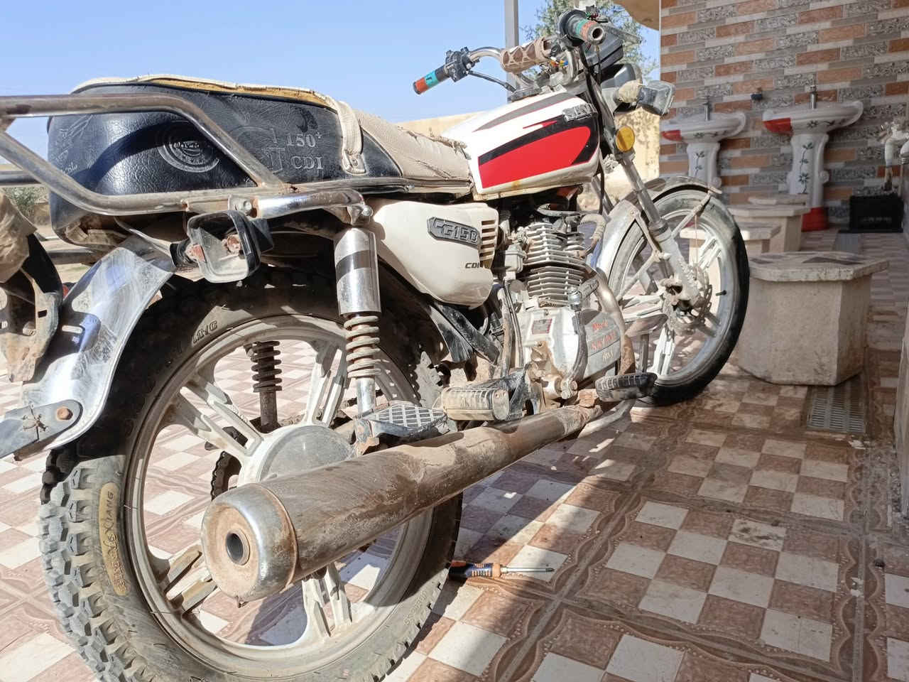 دراجه سافان موديل 2021 طافيه ماعرف شبيها ابيع على هل حطه بغداد عويريج قريه المسافر *********** السعر300 او بيها مجل بصيط
