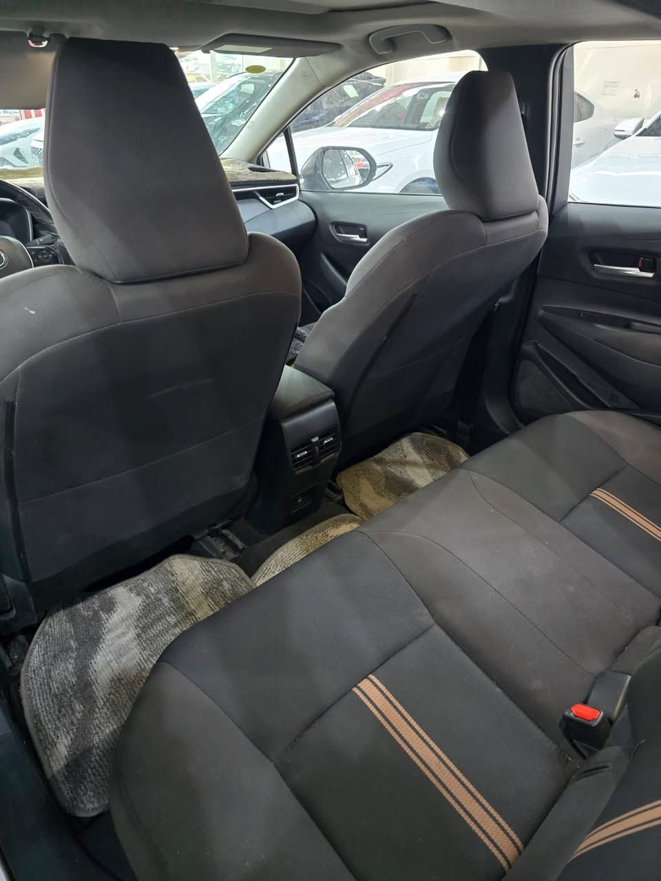 📢 إعلان بيع سيارة
تويوتا كورولا | موديل 2024
✨ تجميع صيني – الشكل الأمريكي ✨

🔹 المواصفات الفنية:

 • 🚙 محرك هايبرد 4 سلندر (بنزين + كهرباء). 
 • 🔧 المكينة، الگير، والكهربائيات نظيفة ومكفولة. 
 • 🛠️ ادامة مستمرة وحالة السيارة ممتازة جداً. 

🔹 التسجيل والملكية:

 • 🪪 اللوحة: أربيل 22 – خصوصي. 
 • 📄 الملكية: حرّة غير محجوزة، بأسم شركة (تحويل أو وكالة). 

🔹 العداد والحالة:

 • 📊 العداد: 61,000 كم حقيقي (قابل للزيادة). 
 • ⚠️ السيارة مكفولة كفالة عامة. 

💰 السعر:
14,800 دولار أمريكي (148 ورقة). 

📍 موقع السيارة:
العراق – محافظة النجف الأشرف. 

📞 للاستفسار: ***********
📲 اتصال أو واتساب
