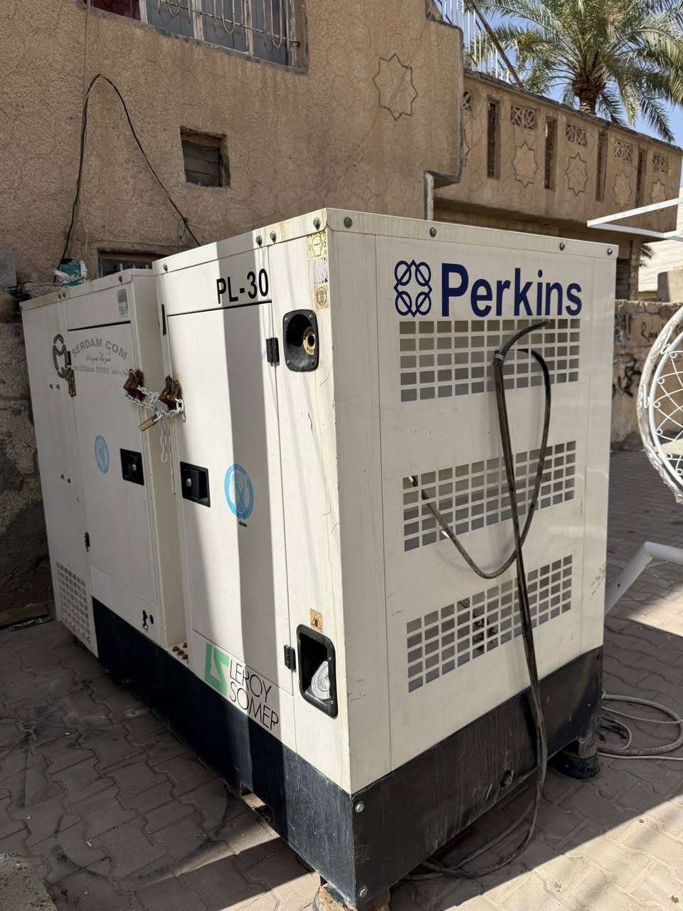 مولد بيركنز الانكليزي
قدرة تحمل 50 kv

غرفة كاتم للصوت

تشغيل اوتماتيك وبصمه 

شغال المولد بحالة جيده 

عنواني تكريت 

***********
