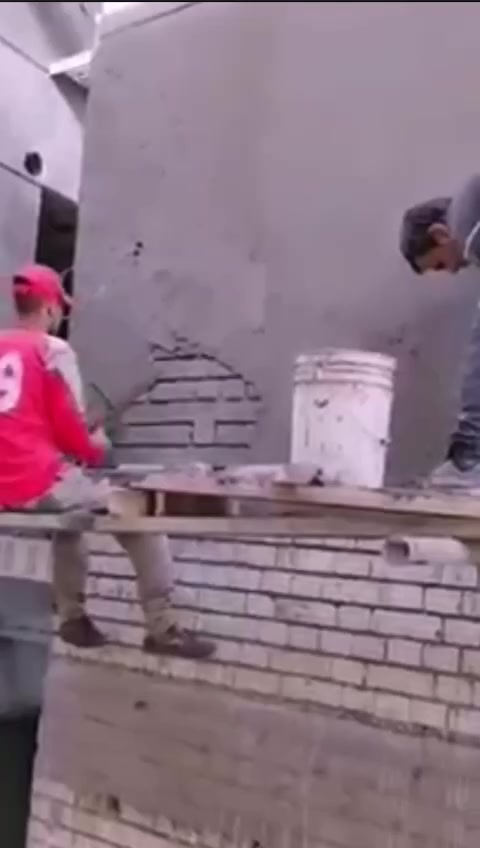 لباخ متفرغ حاليآ شغل درجه اولى بغداد فقط التزام ب عمل شغلنه ب اشراف مهندس ***********
