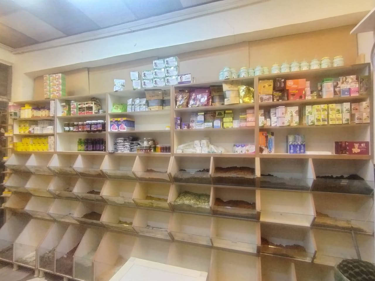 رفوف للبيع مال عطاريه وسواق 6قطع تفصال تركي درجه اولى القطعه الوحده عرضها 90
وارتفاع مترين ونص
الاتصال ع رقم ما متواجد عل فيس  ***********
