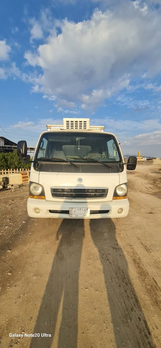 سيارة كيا براد موديل ٢٠٠٢ للبيع رقم بغداد شرط التحويل والنظافة كما في الصور . محرك نظيف البراد شغال كمبريسر جديد مشتغل فقط كم شهر 
***********
السعر ٧٠ ورقه
