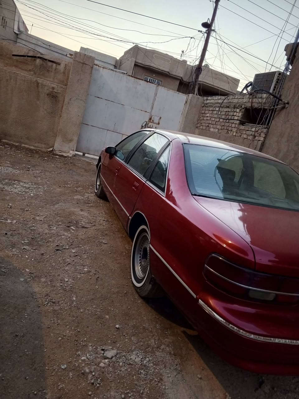 السلام عليكم للبيع او مراوس
🐬دولفين موديل 91  جاهزة من كلشي مكينه وكير خير من الله بلاد تبريد شغال كهربائيات كلها شغالة سعر 55 وبيها مجال مكاني 10 ايام بغداد و10 ايام بالعمارة وباسمي للاستفسار ***********
