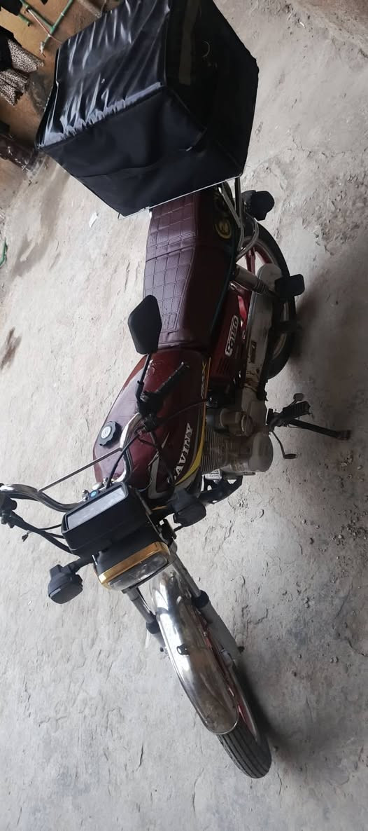 سلام عليكم يراني 21 البيع مكينته حلوه 200 ما بيه كل عطل يراد تبديل بس راجز وراقه كامل
سعره 525 وبيه مجال *********** 
مكاني بغداد المعامل العماري 
بس الشراي يتصل
