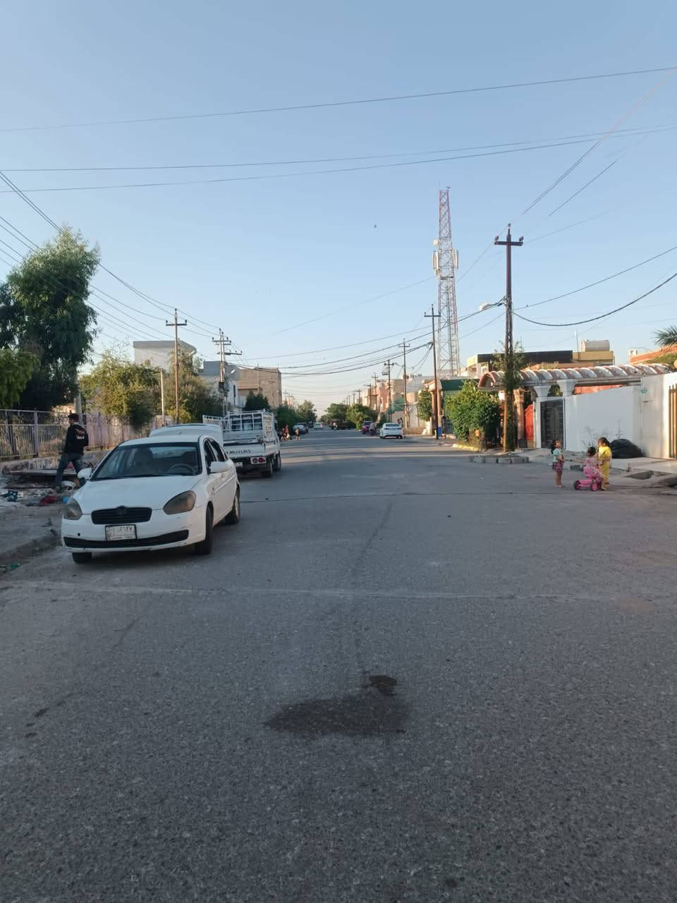 دار للبيع طابو صرف المساحة 250متر علئ شارع عشرين 
البناء بحساب قطعة ارض يباع كامل او نصف العقار 
الموقع كركوك حي العسكري  قرب جامع خديجة الكبرئ
السعر 133مليون وبي مجال 
للاستفسار الاتصال على الرقم التالي 
***********☎️
