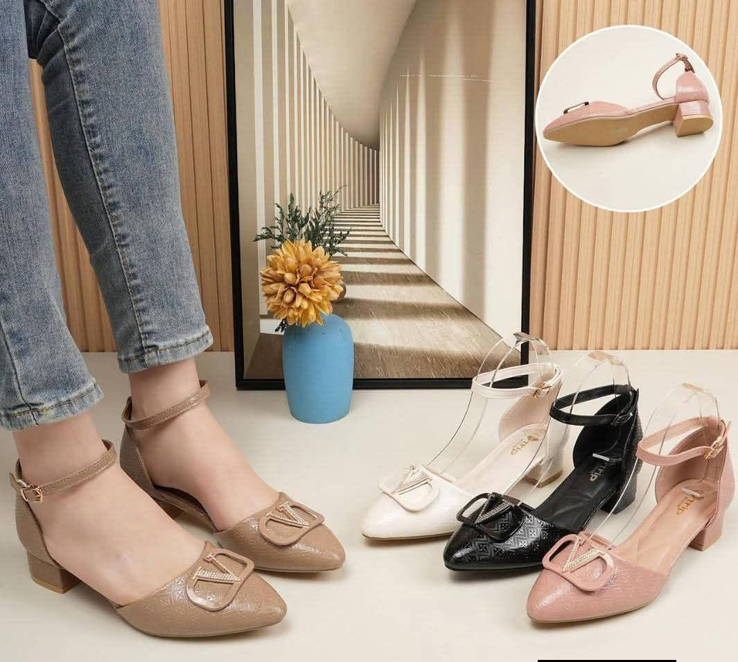 دللي نفسك بقطعة تجمع بين الأناقة والراحة! 👠✨
 تخفيضاتنا الان سعر قطعه 13 الف فقط  بلاش 😍


**إذا كنت صاحب هذا الإعلان وتريد حذفه لأي سبب، رجاءا أرسل رسالة إلى الدعم الفني**