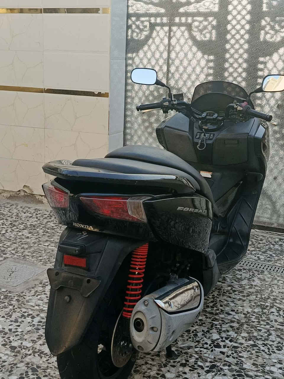 يا الله سلام عليكم فورزه 0\12👍
الدراجه بحالت الوكالة 
مكفولة كفاله عامه          استفسار *********** 
لون اسود ملكي 
مخرج شاحن بلاد 
كلوب جنطه + ستان حساس 
عده مال الشركة 
كتلوكات + منفيس 
دبل خلفي احمر 
فجوج حمر 
سكن بغداد حي النصر
