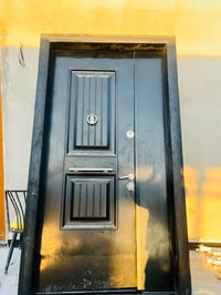 بصرة زبير • ١٣٠x٢٤٠ • باب جديد