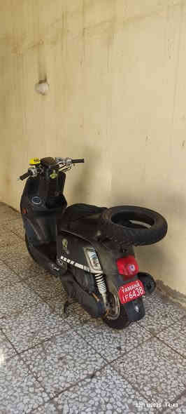 سلام عليكم بوليس مصطرة  دراجة كفالة عامة عدة الكفر خير من الله الدراجة رمبة اجيب فيتر وتجي تفحص دهن جديد تايرات جدد دراجة كلش نضيفة السعر مليون و 250 مكاني بغداد زعفرانية رقمي***********
