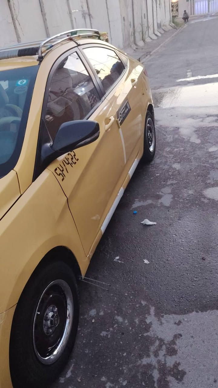 سيارة اكسنت موديل ١٤ تكسي نظيفة جداً كير واكسل ومحرك نظيفات و كهربائيات كاملة تخم تاير منظومة تبريد جديده كاملة بأسمي السيارة تحويل مباشر رقم انكليزي مصفره هيأة رايدها ب83 $ وبيها مجال بسيط عنوان / بغداد صدر القناة خلف مستشفى العلوم العصبية 
رقم الهاتف / ***********
(ابو رياض)
