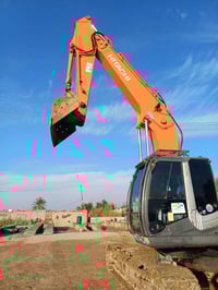 حفارة زت ثري • حجم 210 • واسط