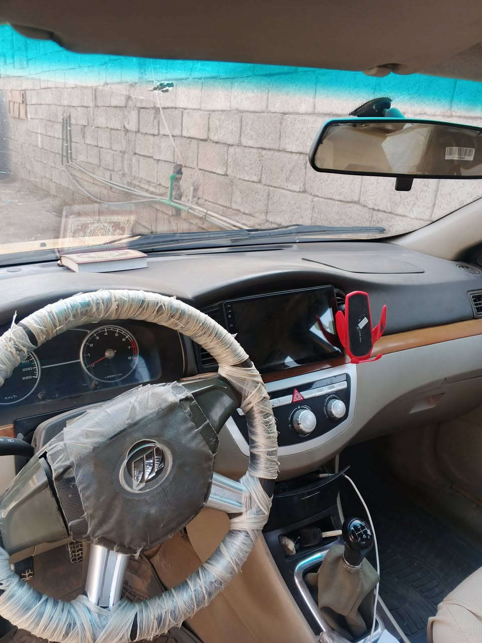 ليفان للبيع مديل 2013سنوية لل30مصفرة هية وغرامات مكينة كورلة بلاد بدون تحوير كير ومكينة مكفول السيارة احلة منصور تبريد ثلج ❄️ الكشر كدامك  فقط بارد بل بنيد شوية وشوية باب السايق السعر 47 وبيهة مجال مكاني بغداد رقم الهاتف ***********
