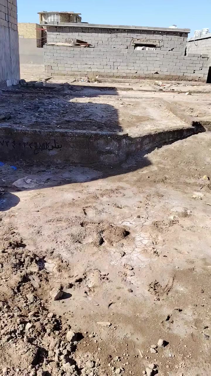 بتلو للبيع مساحه 260 متر خدمات ماي كهربا  ***********
