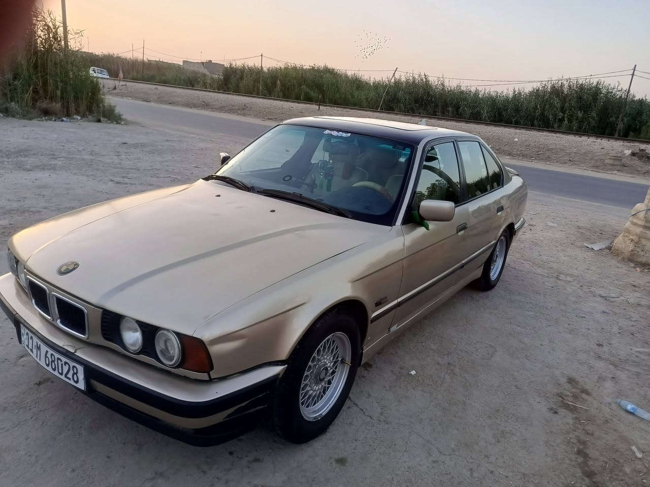 سلام عليكم بي ام  مكفوله حجم 525 فتحه مكفوله محرك وكير مكفولات حدداديه جديده تخم تاير ماعايزه برغي بسمي  سعرها 70 وبيها مجال (***********)
