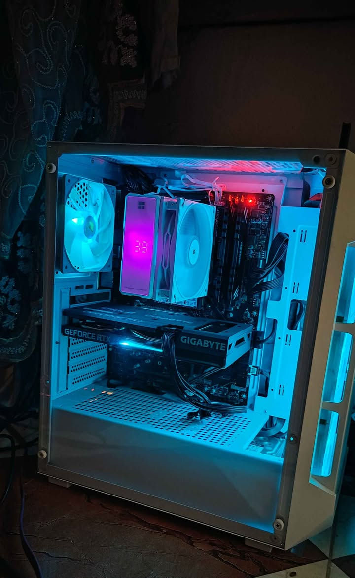 السلام عليكم عدي حاسبة للبيع بس case

هاي المواصفات :
Cpu:Ryzen 5600
Cpu fun:Assassin x 120 R digital Argb
Motherboard:x470 gaming plus max 
Ram:2x8 3200mhz bullet
M.2:Kingston 4x4 256g gen 4
Hdd:1T WD Blue 5400rpm
Gpu: gigabyte 3060Ti eagle
Power: xigmatek hydra M 750w
Case:gamedis aura v2

*بس ملاحظة المعالج بي 1 pin مكسور بس شغال طبيعي عن الحلال و الحرام

مكاني بغداد/الزعفرانية 
سعرها: 1250 بغداد, العراق


**إذا كنت صاحب هذا الإعلان وتريد حذفه لأي سبب، رجاءا أرسل رسالة إلى الدعم الفني**