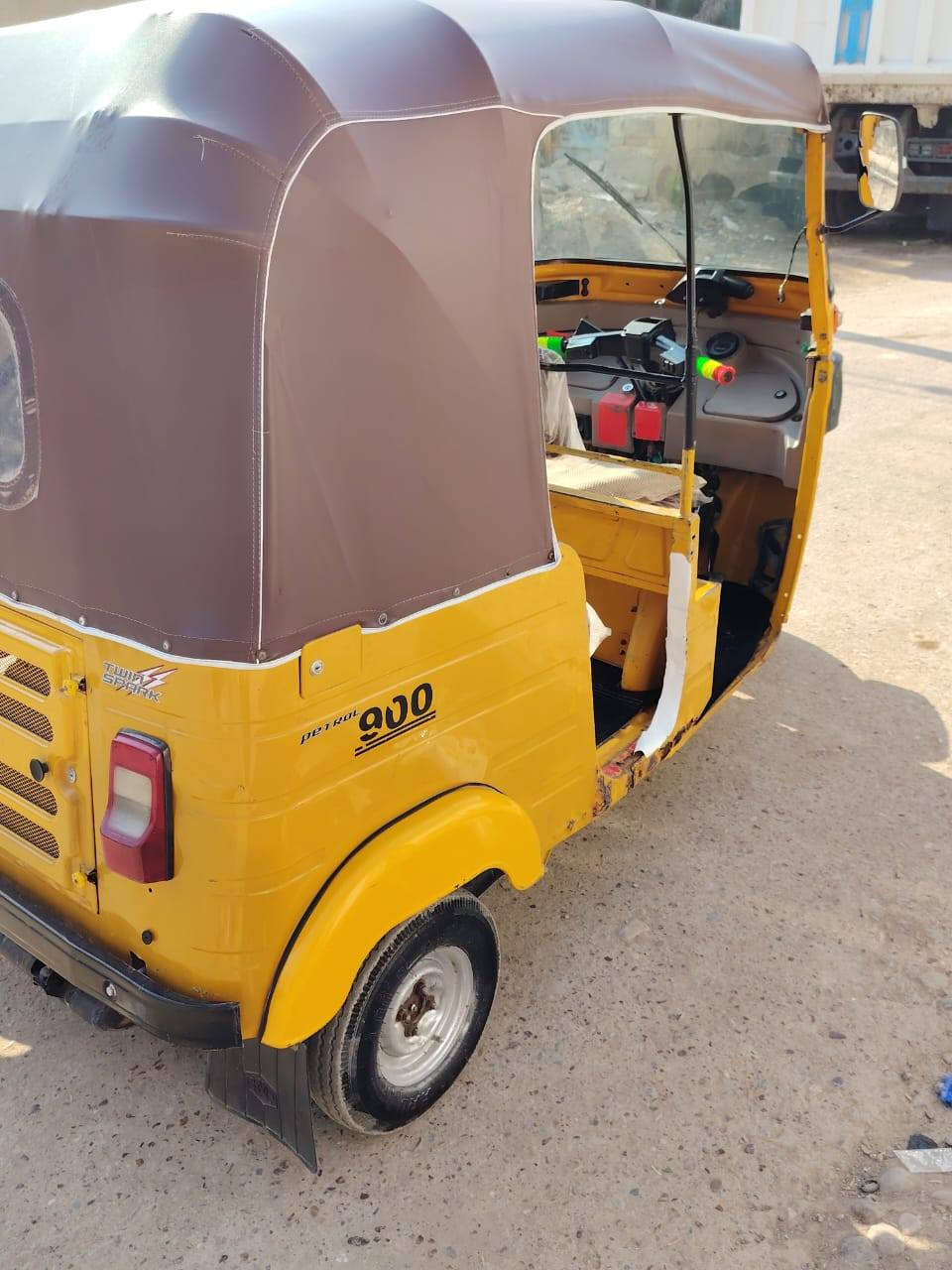 سلام عليكم شباب تكتك البيع 20مرقمه بغداد بيه بس خياسات مجفت محرك جديد مكاني بغداد النهروان ما متواجد علا فيسبوك رقم الهاتف ‏‪0770 254 4237‬‏ سعر 6500 وبيها مجال
