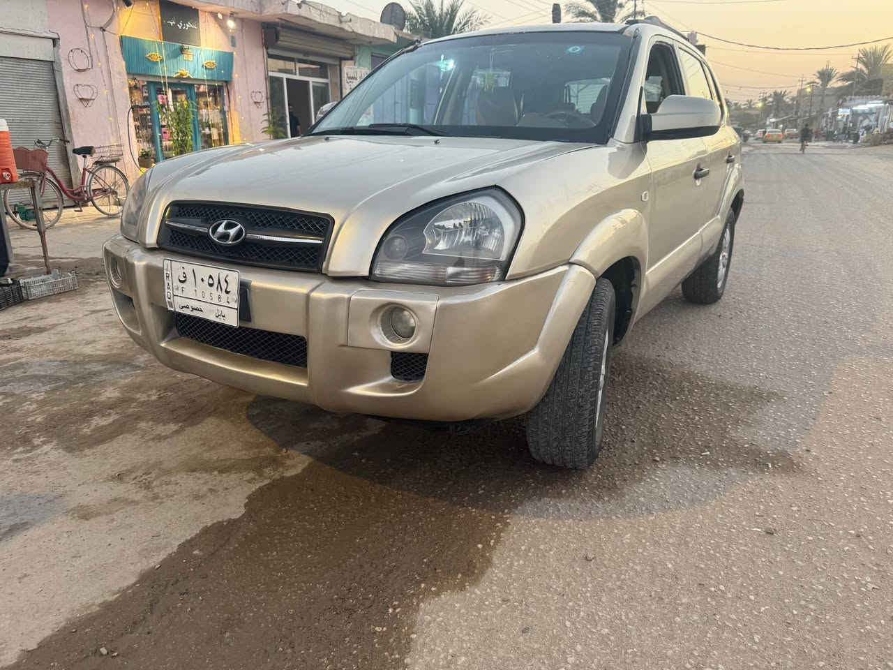 توسان ٢٠٠٨ مصبوغه عام بدون جفيه ولامكلوبه بيه جاملغ امامي وجاملغ خلفي وبيه طخطكات وجردت السياره وانصبغت عام السياره محرك كير تبريد كهربائيات كله شغاله ارضيه جلد كشنات مدوشمه  سعره ٨٣ وبيه مجال قليل مكانه بابل محرك ٢٠٠٠ موجود واتساب *********** المحاويل, بابل
