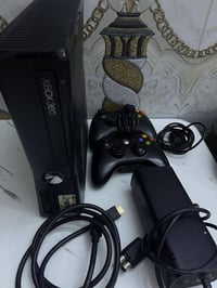 بلي اكس بوكس 360 ملحقاتة كامل جوستكين واحد اصلي وثاني تجاري وهارد بي 6...