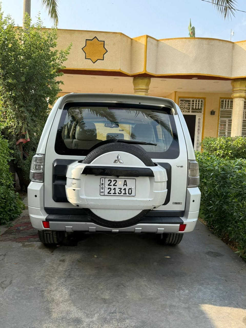 السلام عليكم باجيرو 2010 مكفوله كفاله عامه ماعدا الجاملغ الامامي بالجهه اليمنه بيه صبغ كير ومحرك خير من الله السياره مهزوزه وكامله السنويه ل2030 
محرك 3000 اشايره بالمري 7راكب تبريدهاا ثلاجه 
السياره جاهزه وخير من الله السعر 135 

***********
