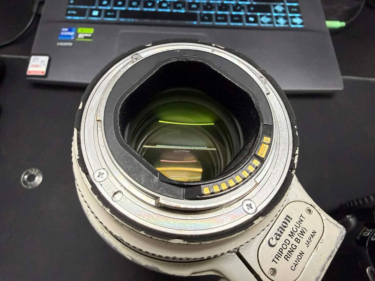 للبيع – عدسة Canon EF 70-200mm f/2.8L IS II USM (الإصدار الثاني)
عدسة احترافية معروفة بحدة الصورة وسرعة التركيز، مناسبة لتصوير المناسبات، البورتريه، الرياضة، والحياة البرية.

المواصفات:

- الموديل: Canon EF 70-200mm f/2.8L IS II USM

- الإصدار: الثاني (Mark II)

- الحالة: ممتازة ونظيفة

- تعمل بكفاءة تامة دون أي ملاحظات

الملحقات:

- الهود الأصلي

- جنطه  الأصلية

- الكارتون

، واتساب 

***********

