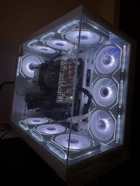 رايزن 5600X • RTX 5060 • ١٠ فان