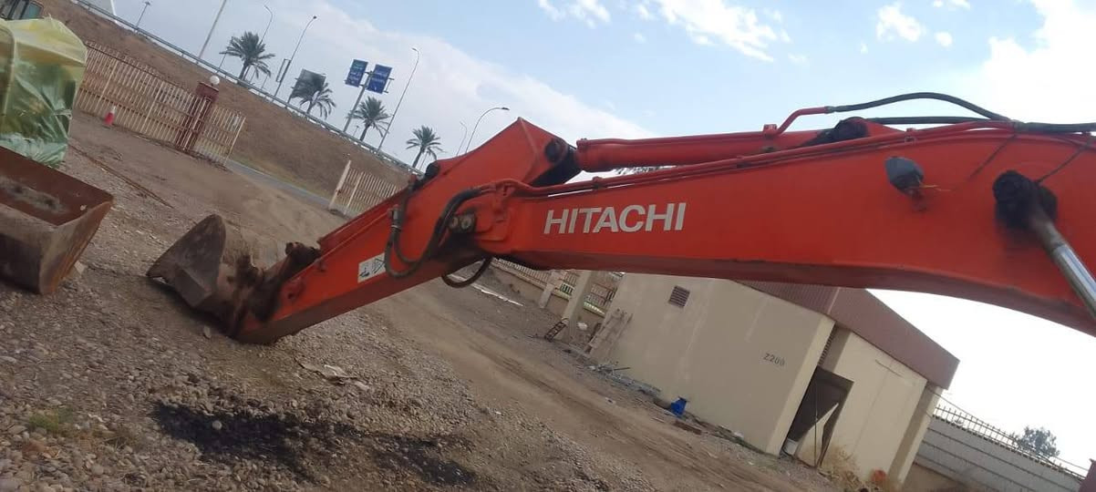 حفاره زت ثري موديل ١٤ منفيس مشتغله ٦ آلاف زنجيل ٧٠ مكفولة من كل شي الشراي يتصل ***********
