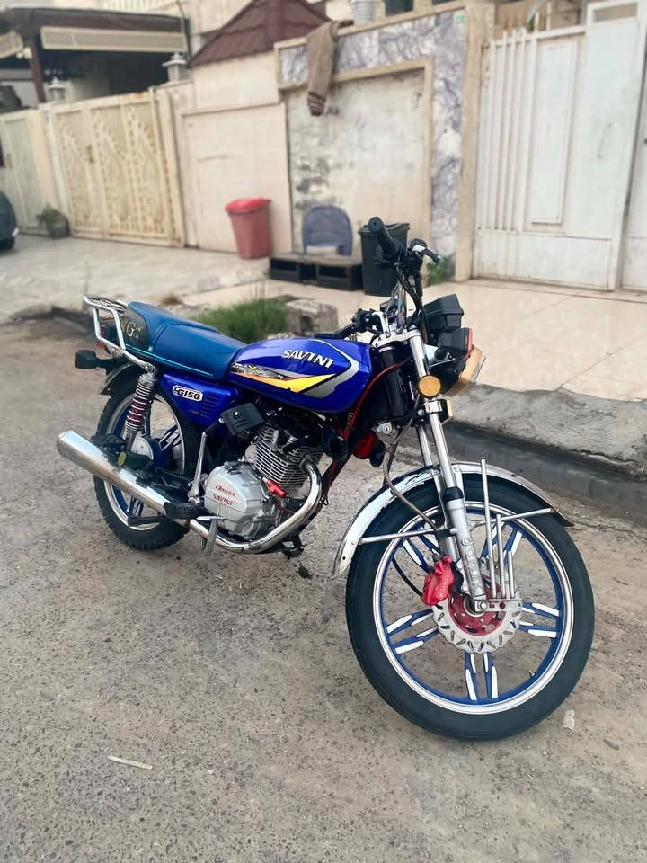 سافين للبيع موديل 23 مكينه كبس اشارات جديده هورن مال سياره ماطور حيل نضيف مابيها آي نقوصات تايرات جدد يعني ماتصرف عليها ربع منفيس موجود ♥️ سعره650 وبي مجال هذا صاحب الماطور تواصلو ع رقم ***********
