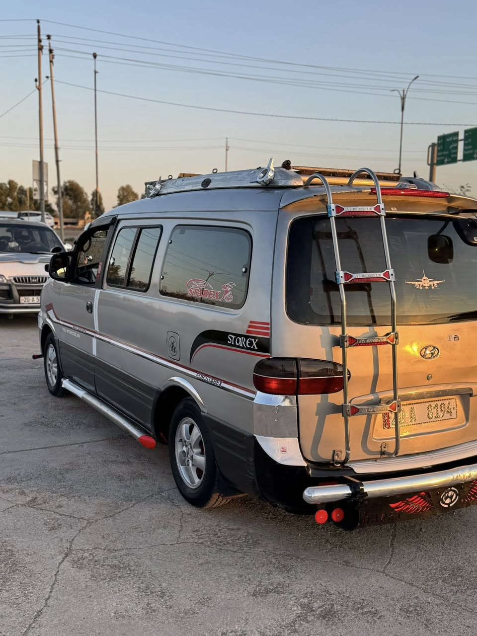 ستاركس 2007 
رقم جديد سنويه لغايه شهر ٧ هيئه مصفره 
سياره نضيفه جدا محرك مفتوح گير عادي مابيها اي عيب / سيبايه / درع امامي وخلفي/ دوشمه جديده / شواصي نضاف فقط واحد خلفي واحد امامي بيدي عمرته درجه اولى اثر خياس شرط الفحص/ دوسات جانبيه / صدر جديد/ تايرات نضاف / بيها فقط جاملغ خلفي صبغ والباب خلفي بيدي بدلته جان بي رصعات جارد وعندي فيديو قبل ماابدله بالواقع احلى من الصور 
السعر ٨٨ وبيها مجال
مكاني ديالى / خانقين 
***********
