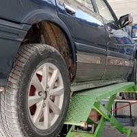 جك رفع سيارات ايطالي الصنع للبيع   07734441129