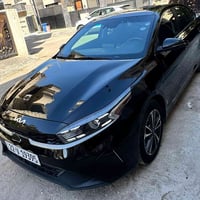 كيا فورتي ٢٠٢٣ ماشيه 36 الف بدون اي قطعه تبديل ليبل واحد صبغ فقط البني...