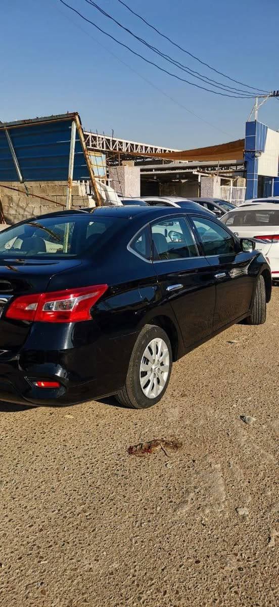 السلام عليكم نيسان سنترا للبيع 2019
السياره وارد امريكي ضربته جاملغ وبنيد 
رقم بغداد تحويل مباشر السياره نضيفه 
مكان السياره انبار فلوجه للاستفسار اكثر 
*********** السعر ب١٠٥ وبيه مجال
