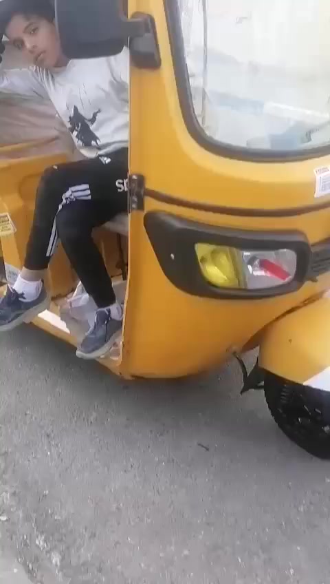 السلام عليكم 
تكتك موديل 2020 اوراق بصره باسم الوكيل وعندي وكاله تحويل باسمك بنفس الوقت السعر 6000000 بيها مجال قليل تكتك نضيفه ما مفتوحه تفحص وتشوف مكينه ناعمه ما ناقصه شي الاتصال على الرقم ***********
