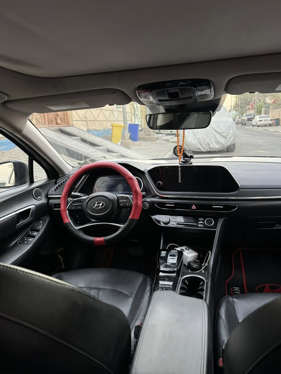 سوناتا موديل 2020 وارد أمريكي كتاب الفحص بلمنشور لون مميز سمنتي رقم انكليزي بغداد حره تحويل  محرك 2500 سعر 165 بيها مجال للشراي مكان السياره بصره رقم *********** متواجد واتساب
