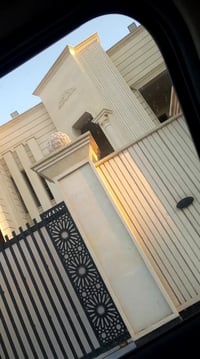 ٣٠٠م • سند مفروز • ٥ غرف