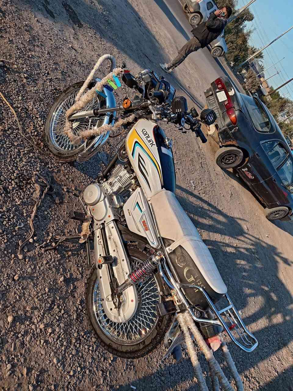 السلام عليكم دراجة تايكر للبيع 2024نازلة بل 2025 دراجة خير من الله تجي تركب او تطلع السعر 700 بيهة مجال بصيط رقم الهاتف ***********
