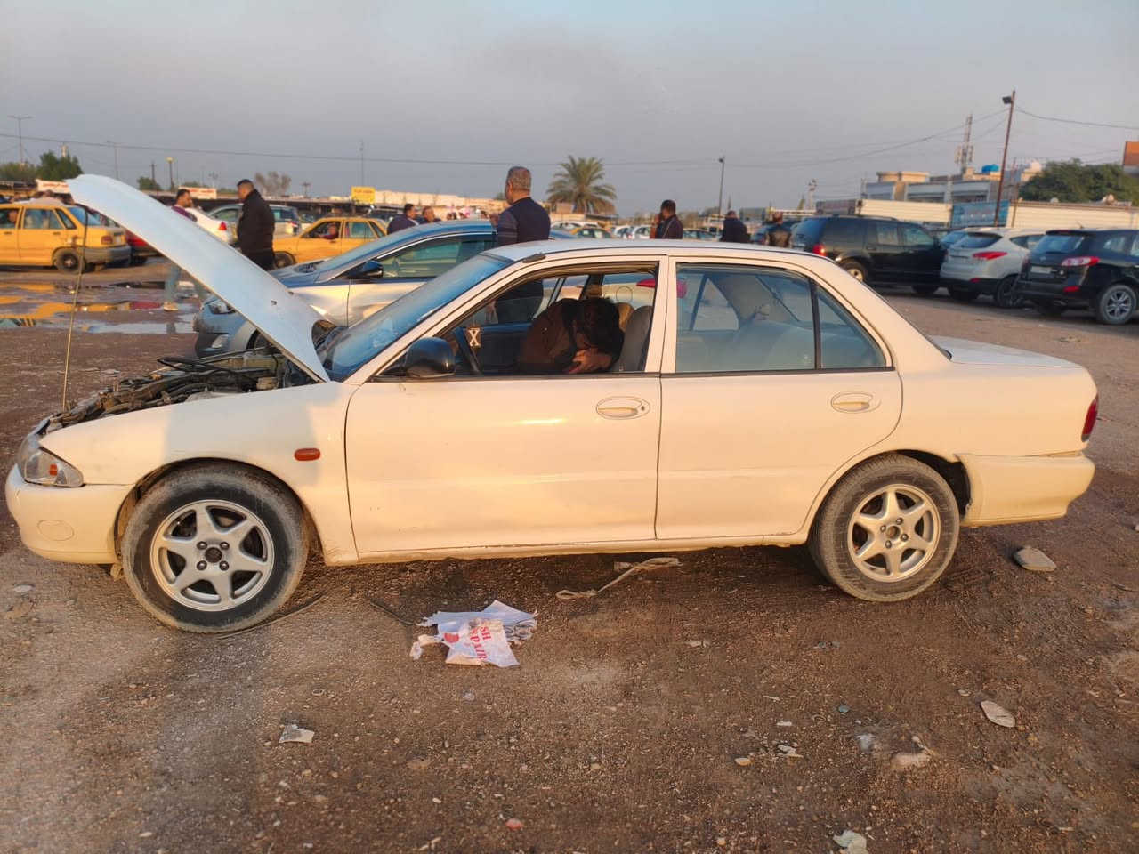 براتون ٢٠٠٤ ويرا  كير ومكينة جديدات ديكو جديد باتري جديد مصبوغة عام ٤٢وبيها مجال حك الجيةبغداد حي الجهاد ***********
