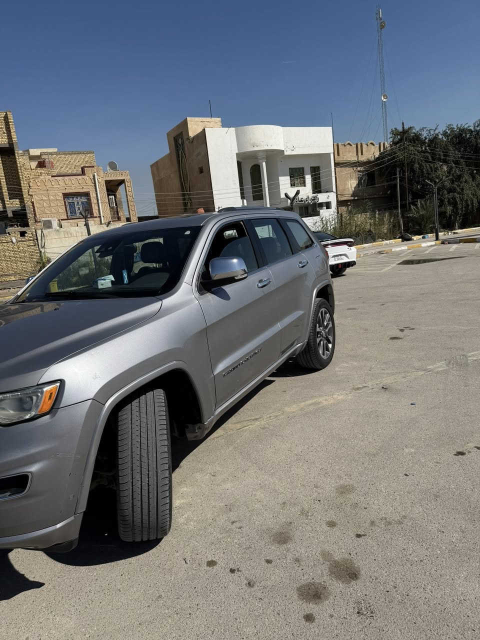 السلام علیکم
جیب کراند شيروكي اوفرلاند موديل 2017
فول مواصفات 1/1 محرك 3600
بصمة
فتحة سلايت بانورما
فور ويل 4x4
شفتات استیرن
مري قلاب
ستیرن تدفئه
فوول تحکم استيرن ماشي71 ألف ميل
كرسي السايق خزن ميموري
صندوق كهرباء
شاشة حساسات خلفيه كأمره خلفيه
ناقل حركة 8 نمر
نظام سبورت s
نظام اقتصادي
قطعتين تبرید کراسي تدفئه تبريد
سستم صوت
و السيارة فول مواصفات
جكات محوره دبلات عادية
والسيارة رقم بغداد.
باب جنطه فقط مبدله نفس اللون وكاله صبغ مقدمة البنيد وتعديل بسيط حافة الشاصي الايسر 
تقرير السيارة مرفق بالمنشور 
 للاستفسار ***********
متوفر فيس وواتس اب
مكان السيارة الناصريه السعر 210
