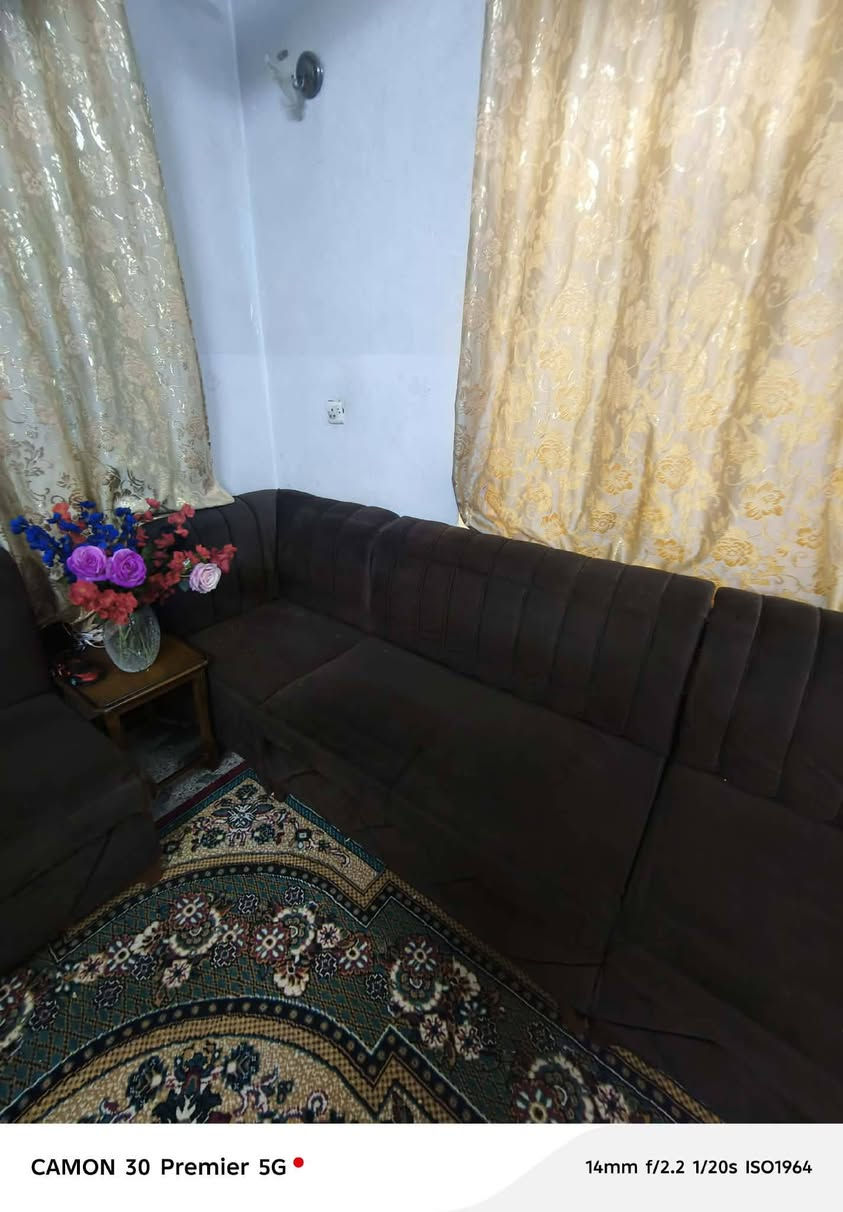 السلام عليكم طخم البيع مرتب 12متر مكان موصل ايسر سعر 400الف بي مجال قليل تواصل ***********
