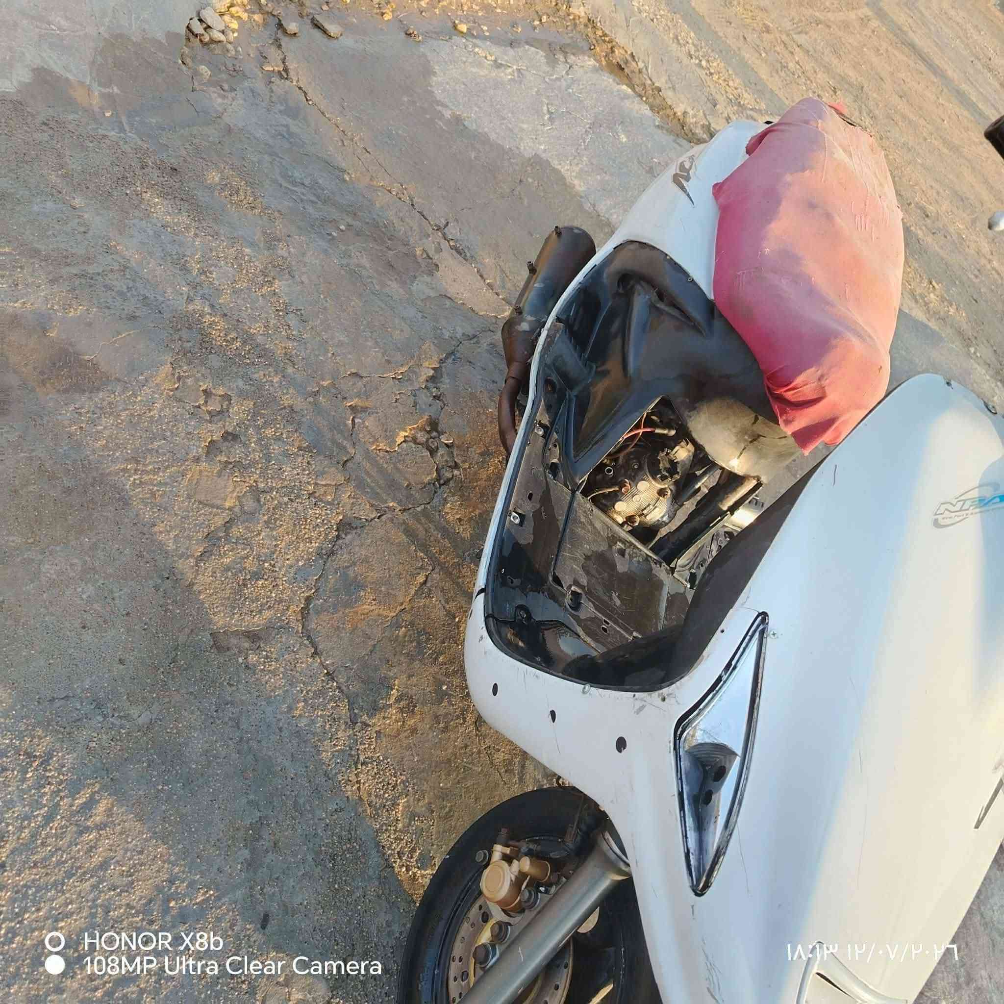 سلام عليكم دراجه للبيع دبلات جدد تايرات جدد كفر نضيف كهربائيات شغاله فقط المحرك كايم يحتاج تجفيت 
هذه رقمي للاستفسار ***********
