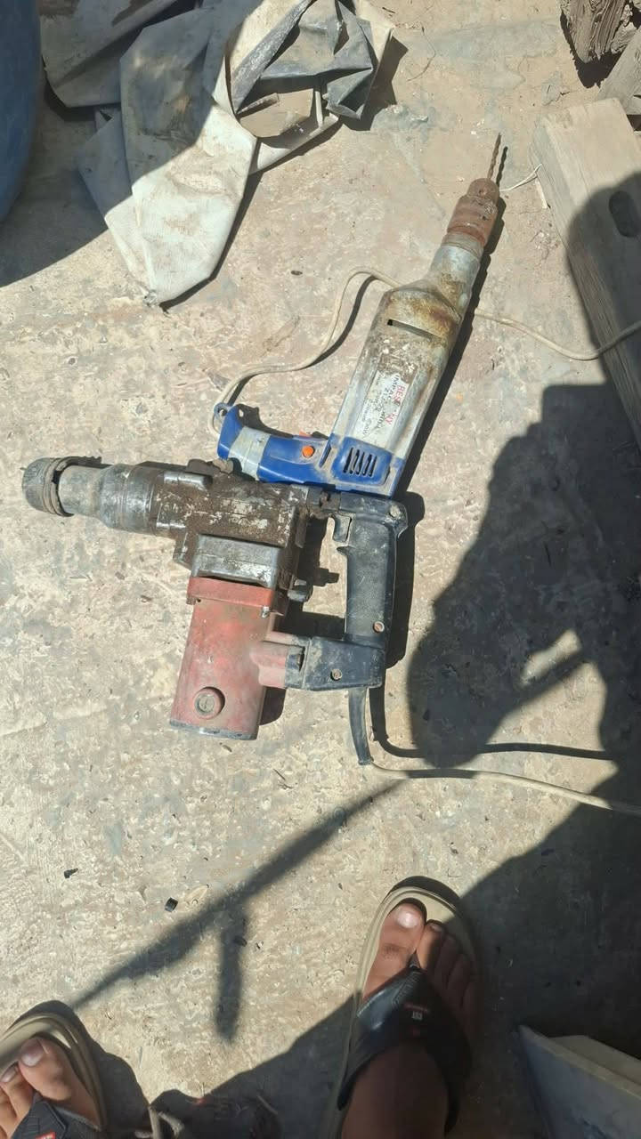 السلام عليكم دريلات نصهن شغاله ابيع شلع ٧٥ الف اشراي يتصل ***********
