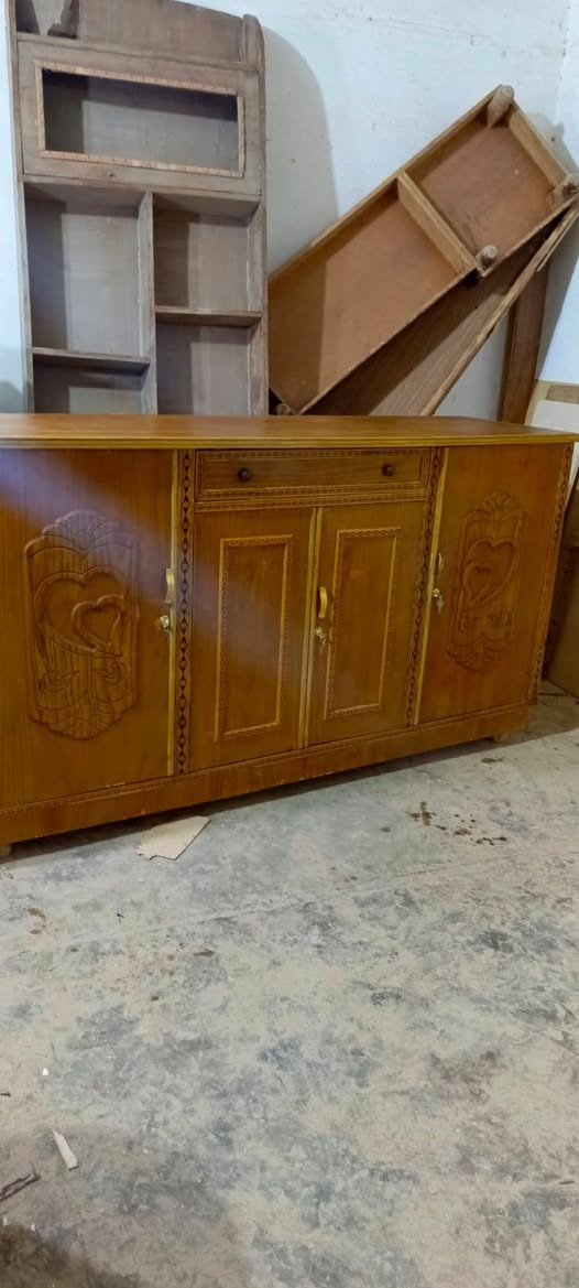 بوفيه صاج قياس مترين نظيفه جداا اخت الجديده كامله ما بيها نقص حتى رفوف بيها
خمسه ميل خلف ساحة الصلاة قرب مدرسة بور سعيد السعر ١٣٠
لحد يكسر بالسعر رحم الله والديكم


**إذا كنت صاحب هذا الإعلان وتريد حذفه لأي سبب، رجاءا أرسل رسالة إلى الدعم الفني**