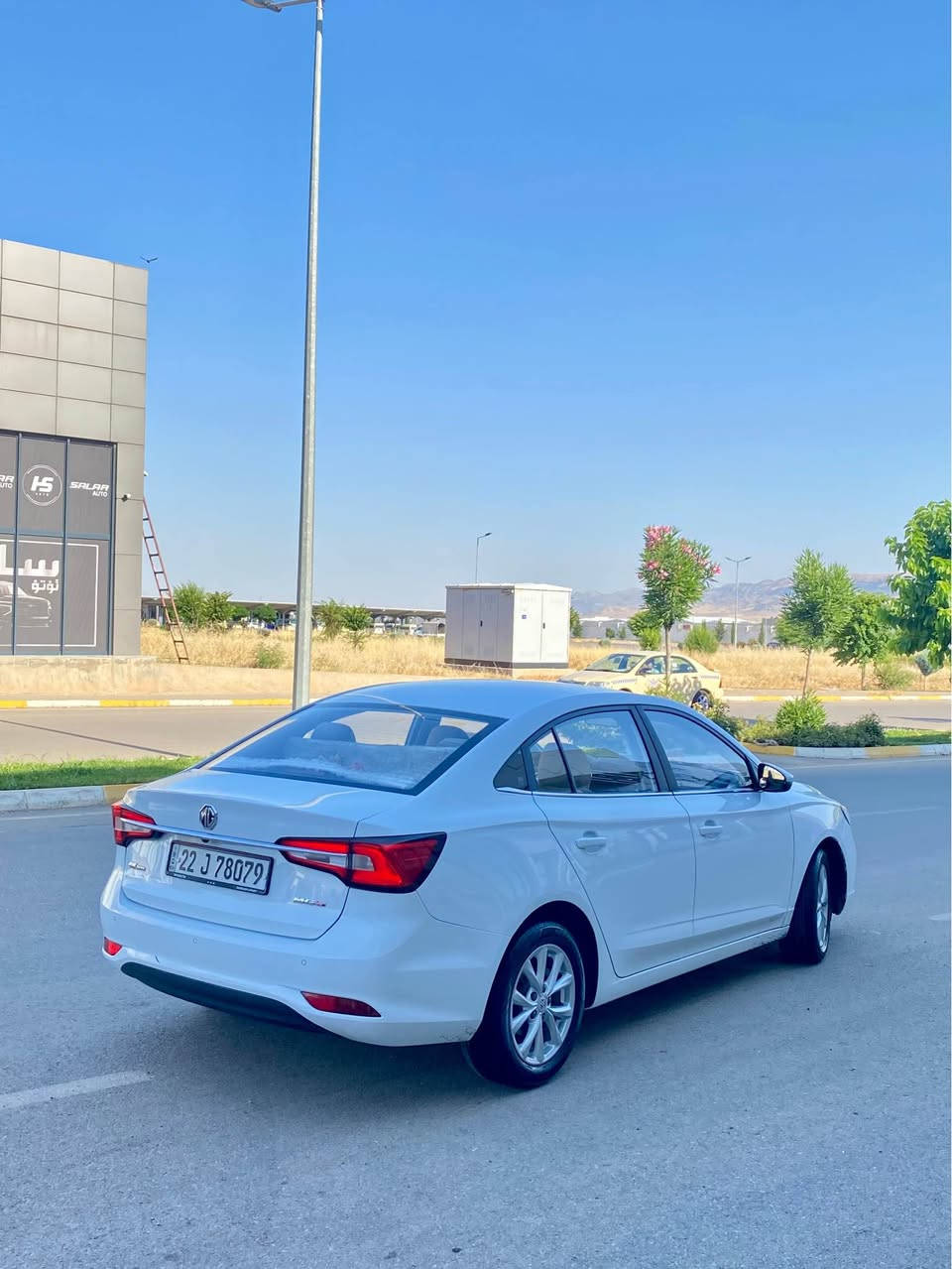 MG 5.  Standard plus 
ئێمجی 5 ستاندارد پڵەس 2023 سپی ناو کرێمی ..

سەیارەکە ماڵی دۆستە یەک دینار مەسرەفی تیانیە 
٤٠ هەزار ڕۆشتوە 
مواسەفات : بەسمە ، شاشە گەورە ، کامێرا ، حاسە ، ئاوێنە ئیشارەت ، سوکان ڤۆلیۆم و تەحدید سورعە ، 
کاڕ پلەی … 
چەمەلغ و پەڵەیە بۆنیتی بۆیاخە بێناوگرتن ، سەنەوی و ڕەقەم و هەمو شتی تا ٢٠٣٠ تازەیە بەناوی خۆمەوەیە 

نرخی 94 گەڵاو مەجالێ زۆر کەم 

***********
*********** السليمانية, العراق

